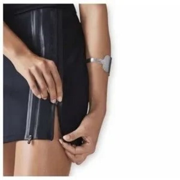 FABLETICS Cornado Large Black Neoprene Skirt with Zipper Size Large - Picture 6 of 8